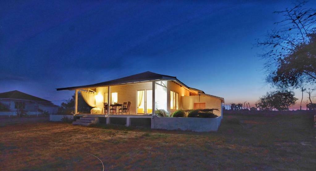 Wera Beach Kadumbul 외부 사진
